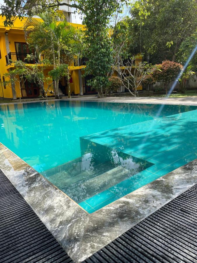 Easy Living Hotel ฮิกคาดูวา ภายนอก รูปภาพ