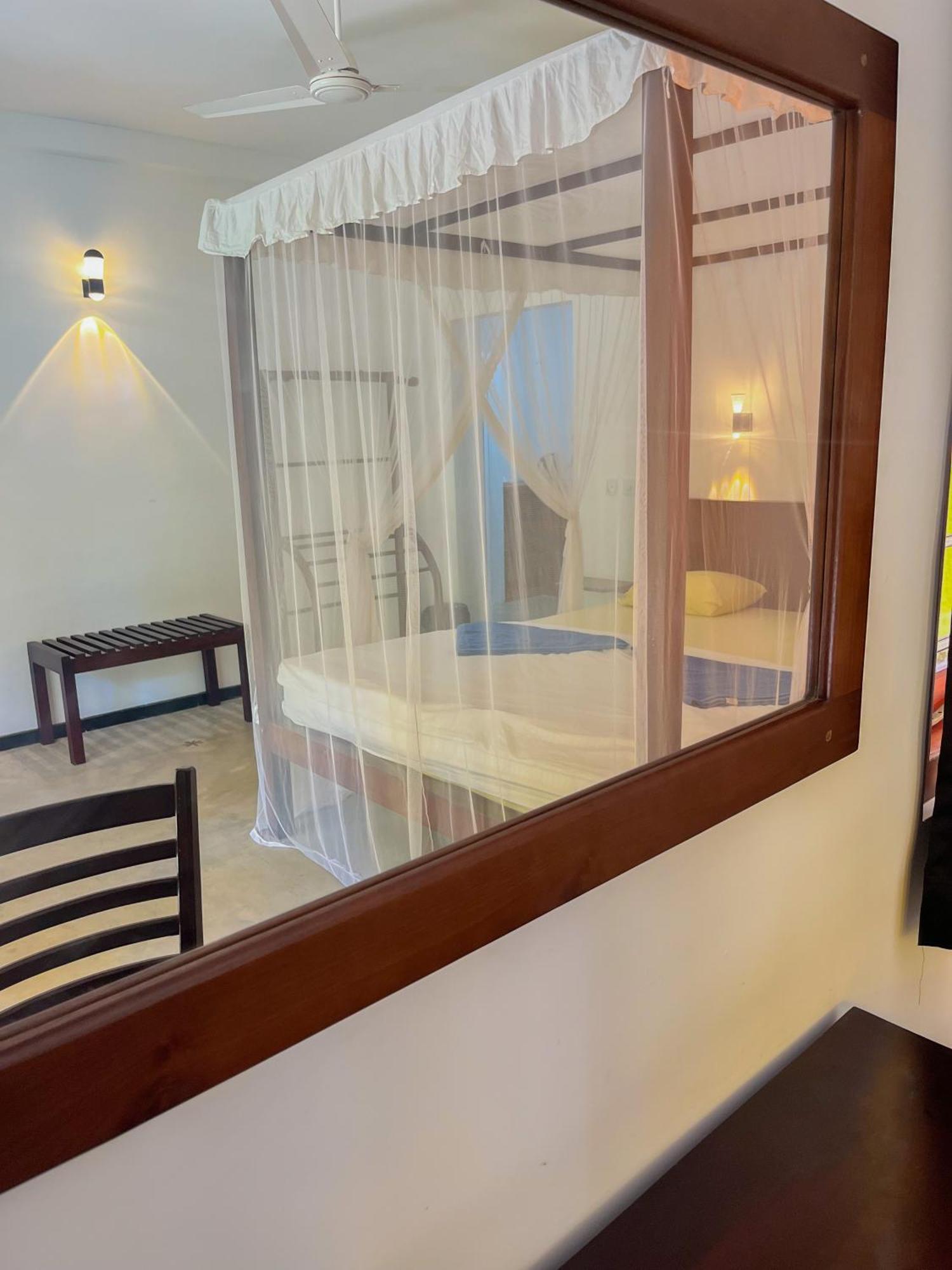 Easy Living Hotel ฮิกคาดูวา ภายนอก รูปภาพ
