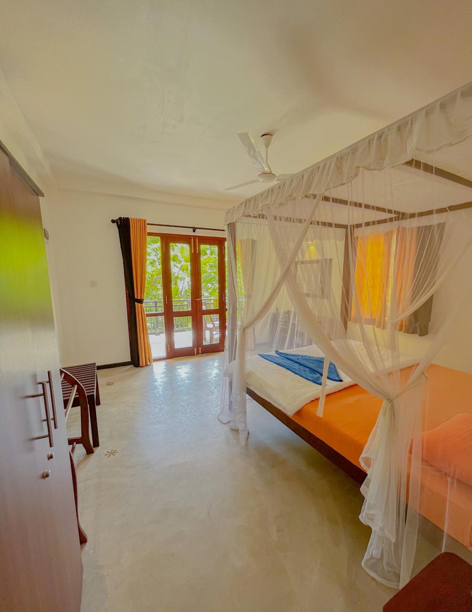 Easy Living Hotel ฮิกคาดูวา ภายนอก รูปภาพ