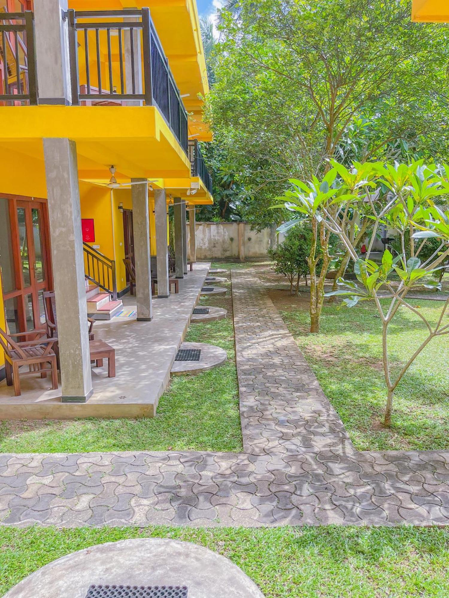 Easy Living Hotel ฮิกคาดูวา ภายนอก รูปภาพ